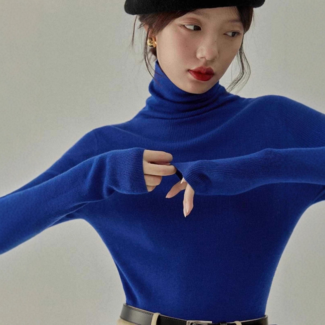 Women's wool pullover with stand-up collar