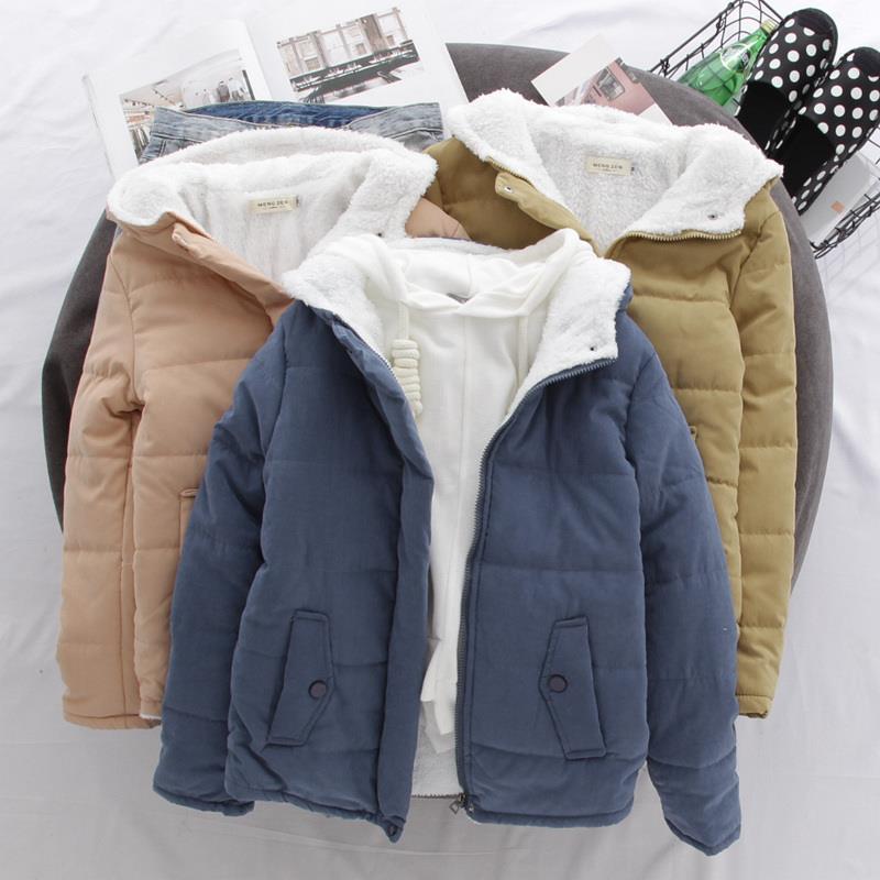 Women’s quilted hooded short jacket with teddy lining, concealed zipper, and patch flap pockets Mune Fashion
