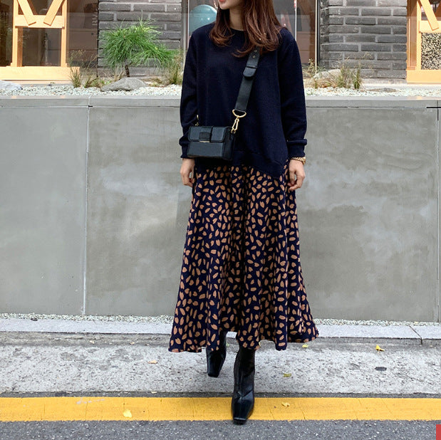 Women's casual layered dress with sweatshirt top and printed midi skirt Mune Fashion