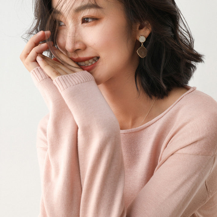 Women Casual Fine Knit V-Neck Sweater with Dropped Shoulders Mune Fashion