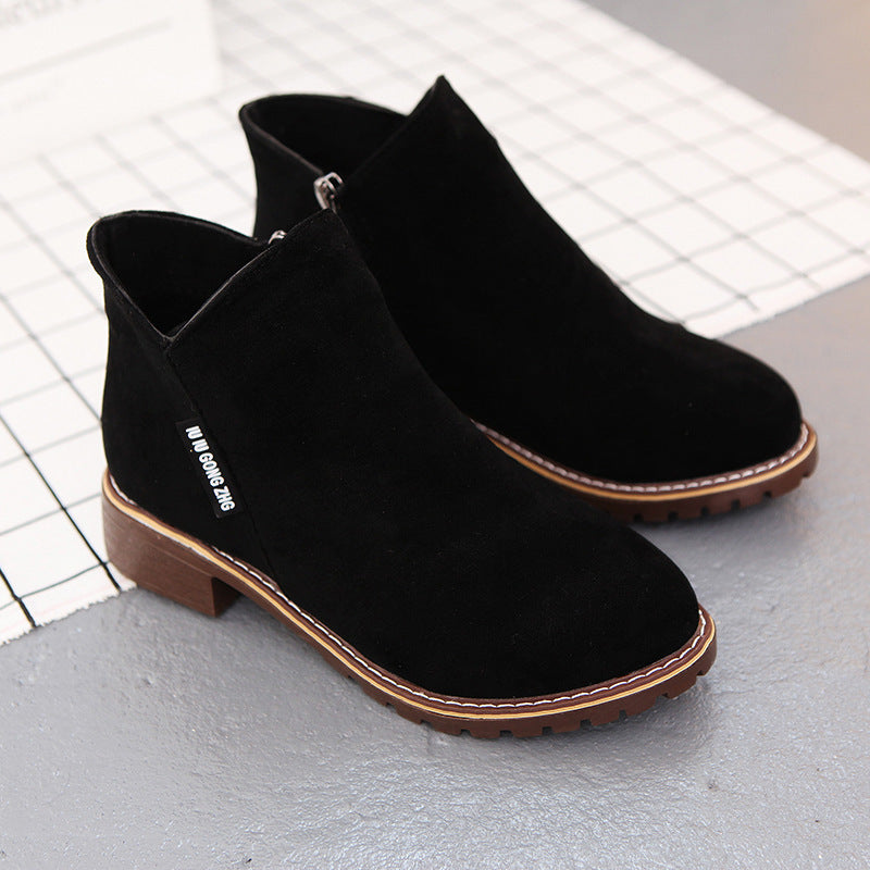 Women ankle-height suede-look ankle boots with side zipper, profiled rubber sole and comfortable block heel Mune Fashion