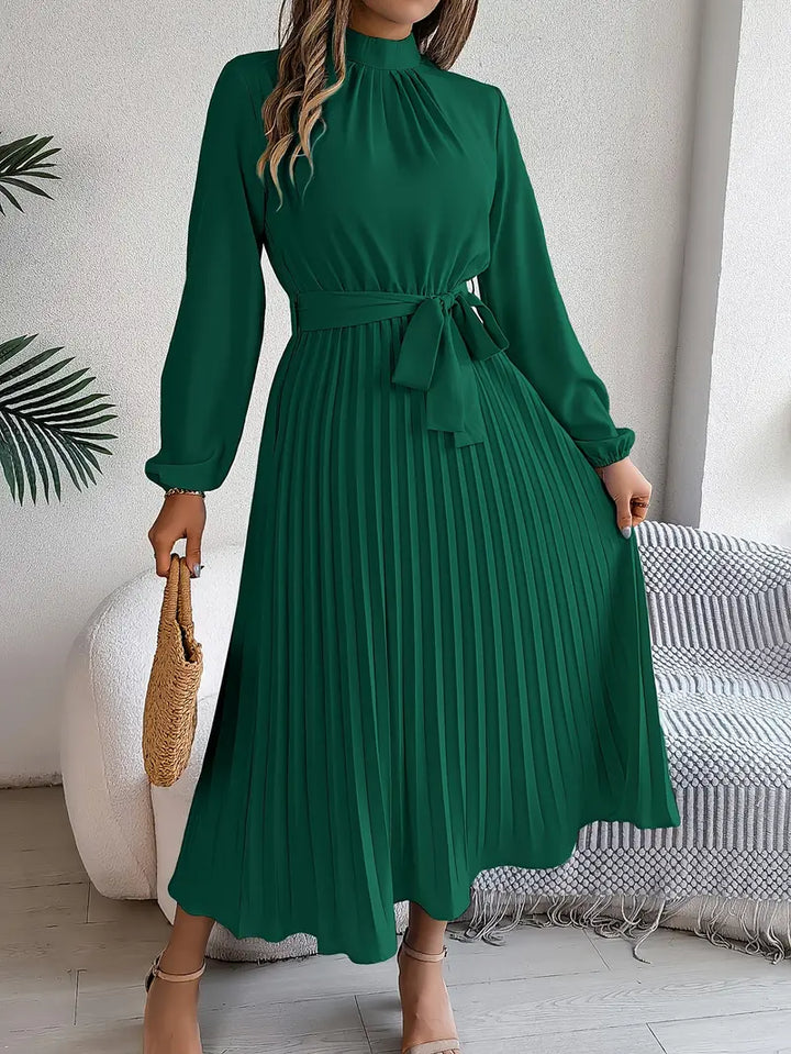 Mune | Simple Dress with Stand-Up Collar and Pleated Belt