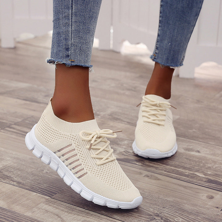 Women's breathable knitted sneakers with flexible segmented sole and comfort insole Mune Fashion