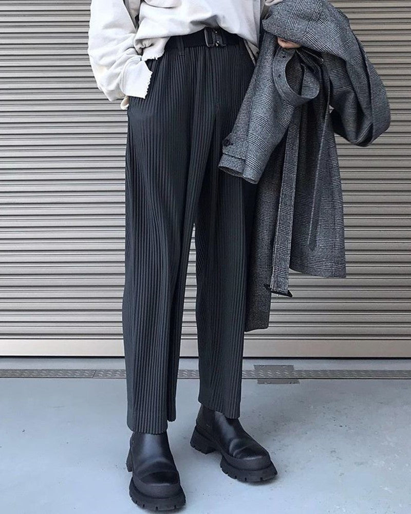 Men's cord trousers in relaxed tapered cut with fine corduroy texture Mune Fashion