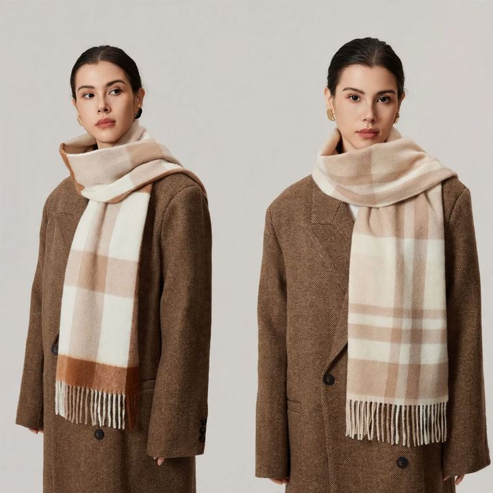 Classic scarf made of 100% wool with fringes
