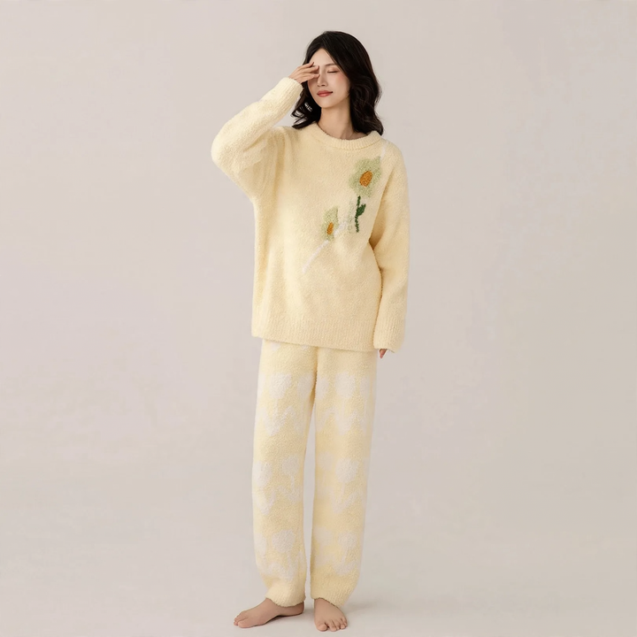 Pair-house suit, soft plush material, warming