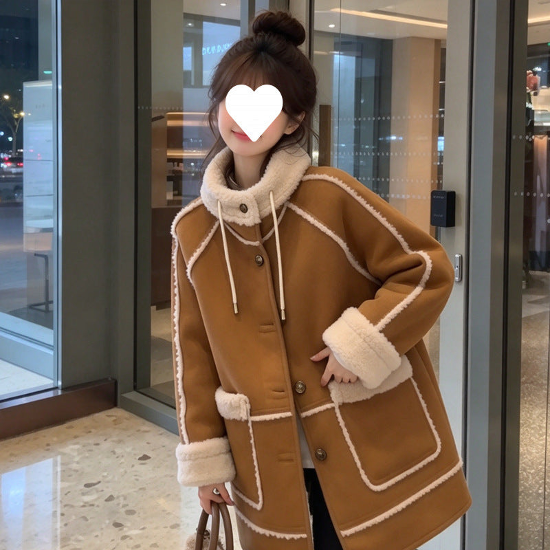 Women’s coat made of suede imitation with lamb fur lining