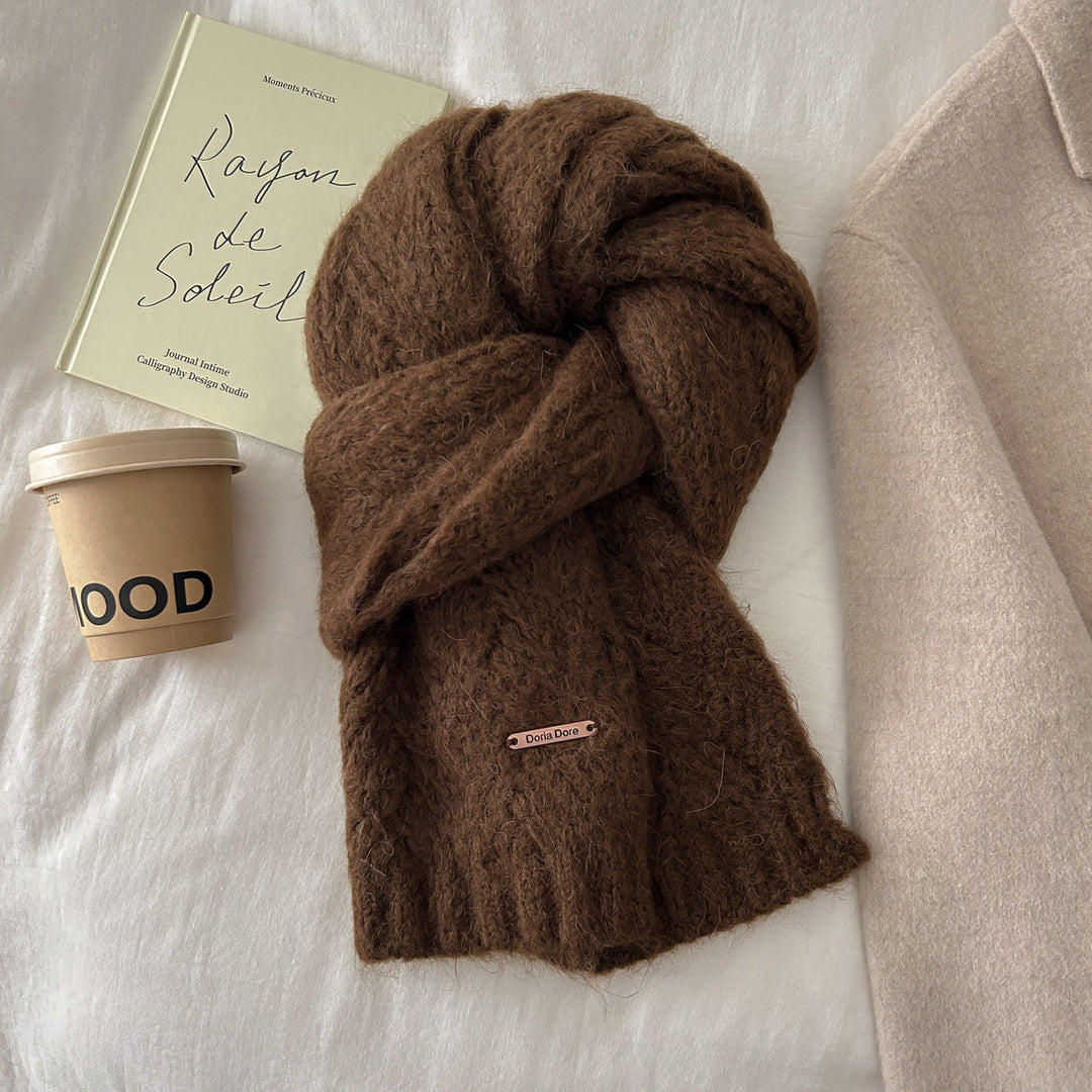 Knit scarf made of wool blend fabric with alpaca content
