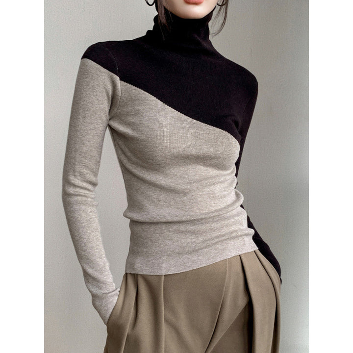 Narrow knit sweater with stand-up collar and color accents