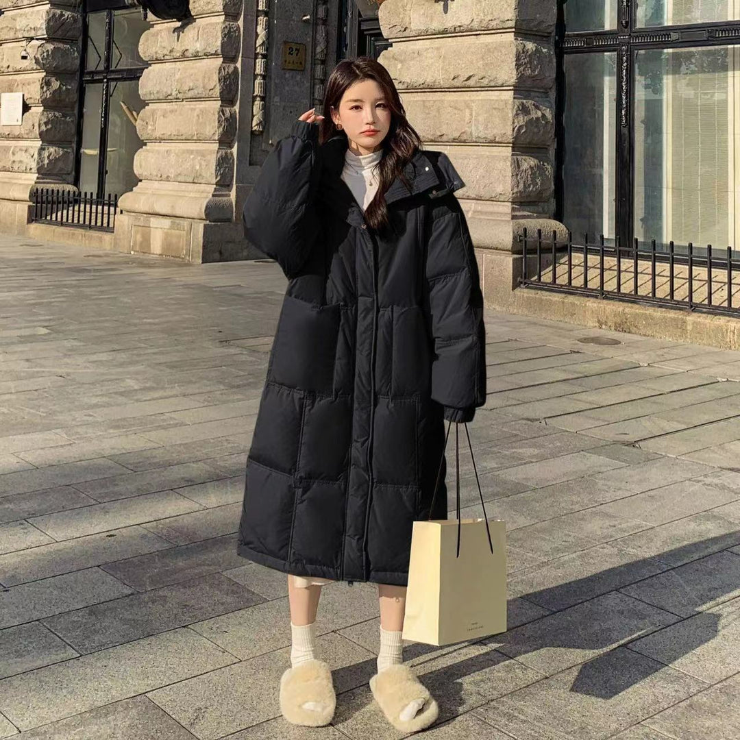 Mid-length, lined women's coat, knee-length