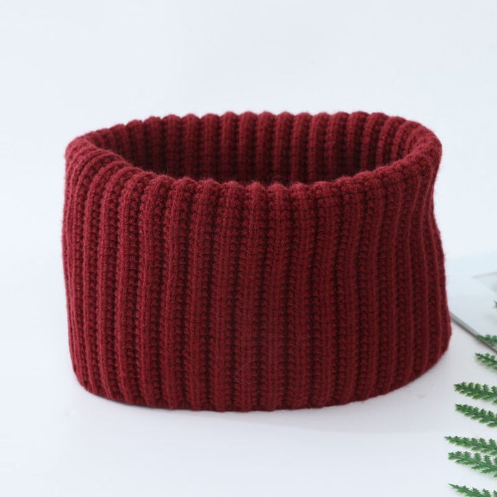 Knitted neck warmer made of wool