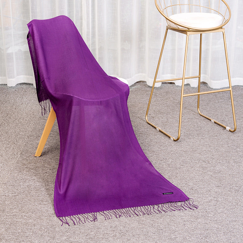 Thick scarf in cashmere look with fringes