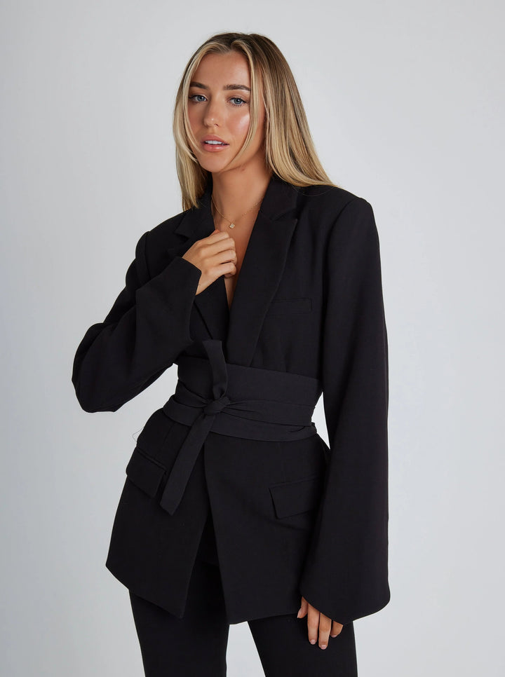 Mune | Blazer with belt
