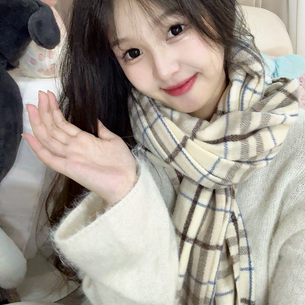 Checked winter scarf in college style