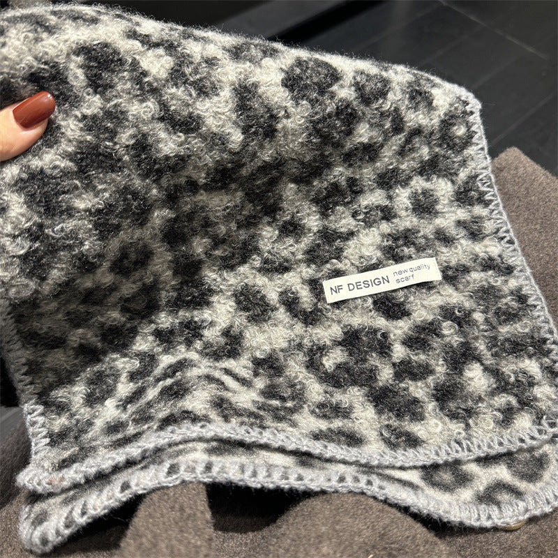 Reversible scarf with leopard pattern, 180x30 cm