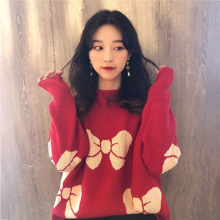 Loose knit sweater with Christmas embroideries