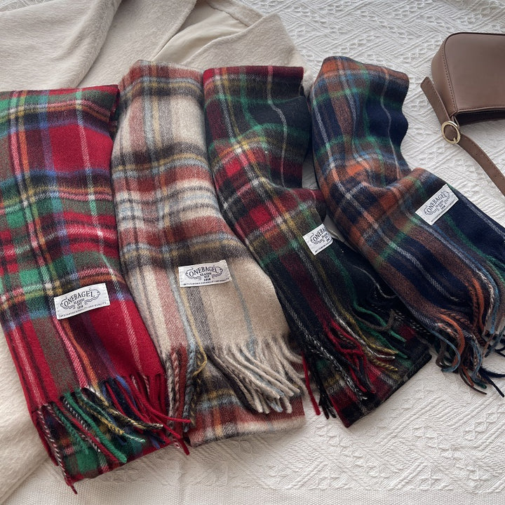 Checkered wool scarf with fringes, 180x30 cm