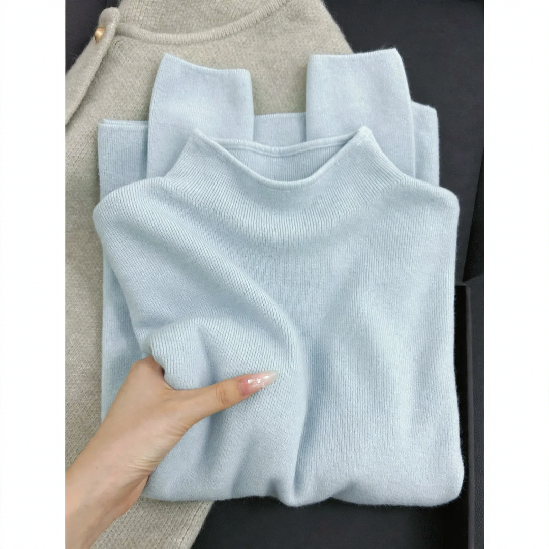 Elegant women's knit sweater with half collar