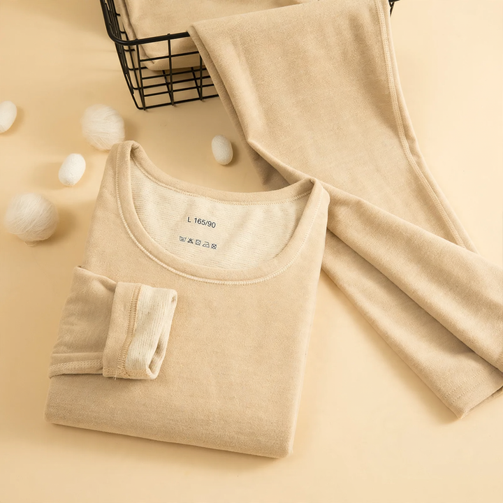 Warm underwear set made of wool and silk