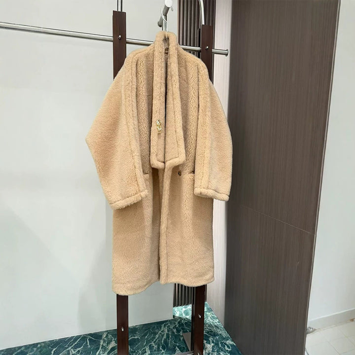 Long teddy coat made of wool