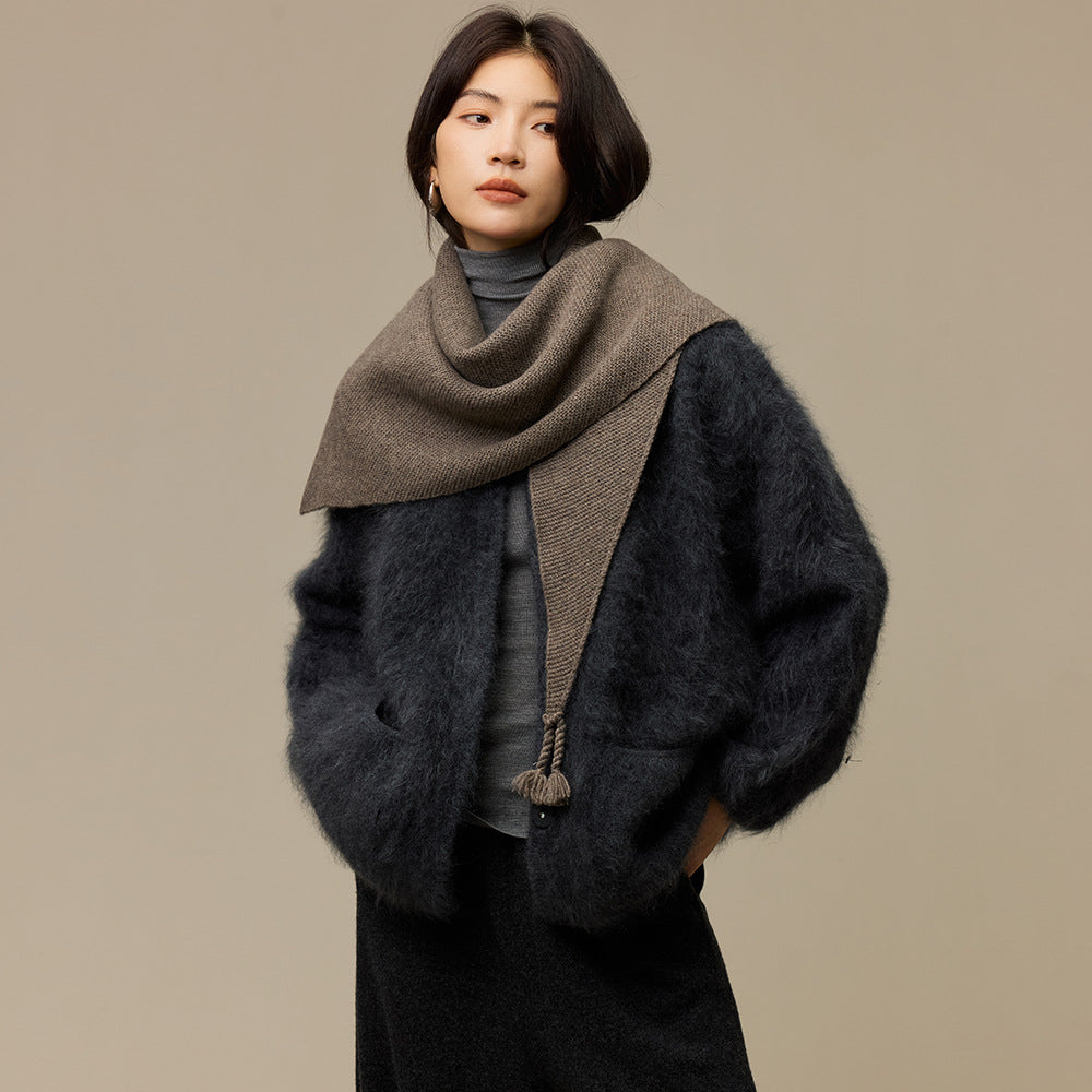 Merino wool triangle scarf, knitted, 147x51cm