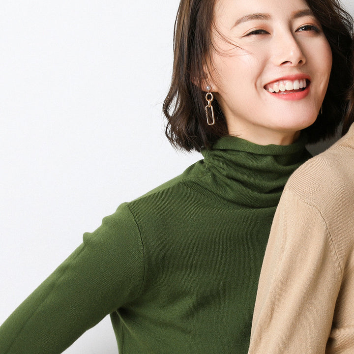 Women's knitted pullover with stand collar and geometric pattern