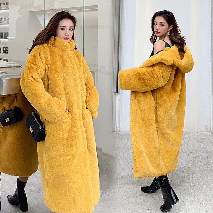 Long women's coat in faux fur with hood