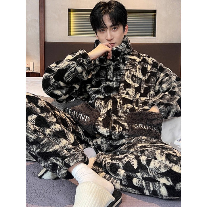 Luxurious men's pajama set made of flannel, warm and lined