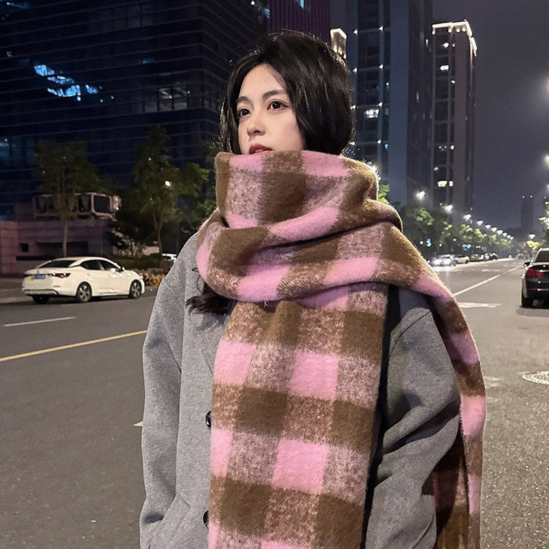 Check scarf in cashmere look