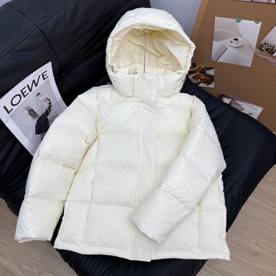 Short women's down jacket with removable hood
