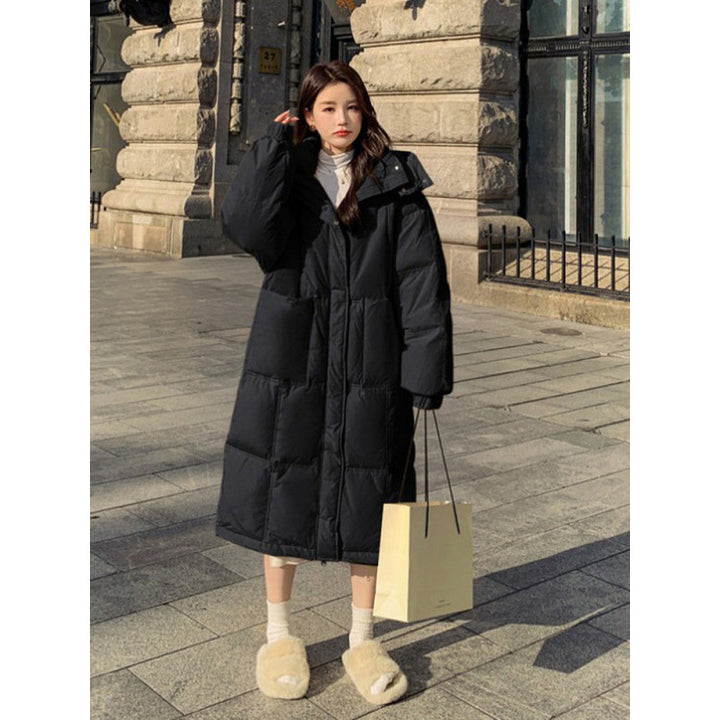 Mid-length, lined women's coat, knee-length