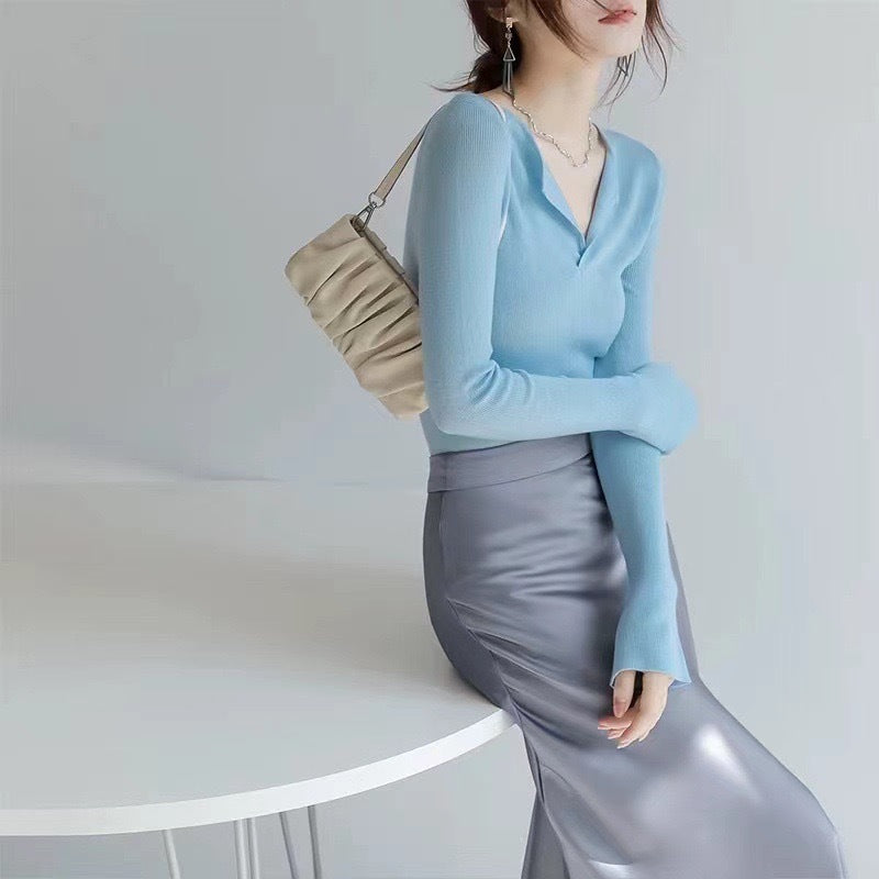 Women's sweater with V-neck