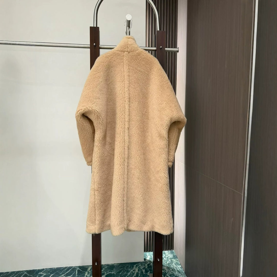 Long teddy coat made of wool