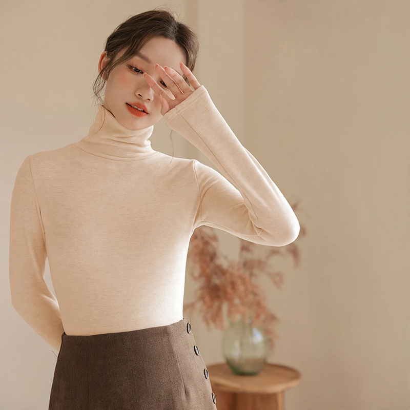 Ladies long sleeve shirt, lined, with round neckline
