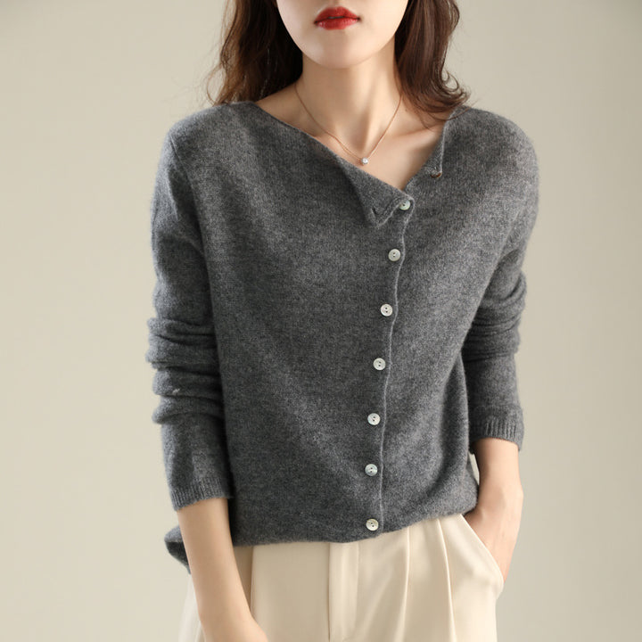 Ladies' cardigan with buttons