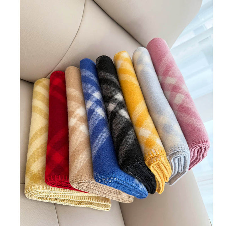 Wool scarf with geometric pattern