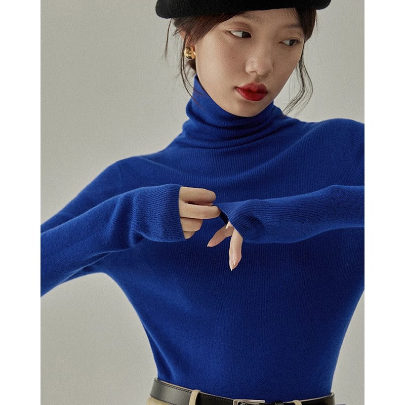 Women's wool pullover with stand-up collar