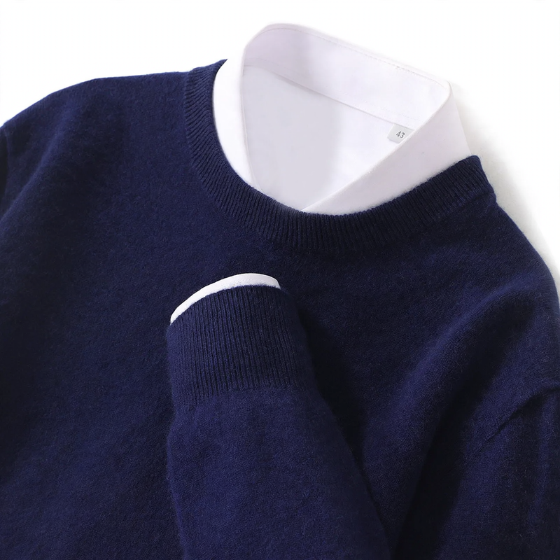 Men's wool pullover with round neck