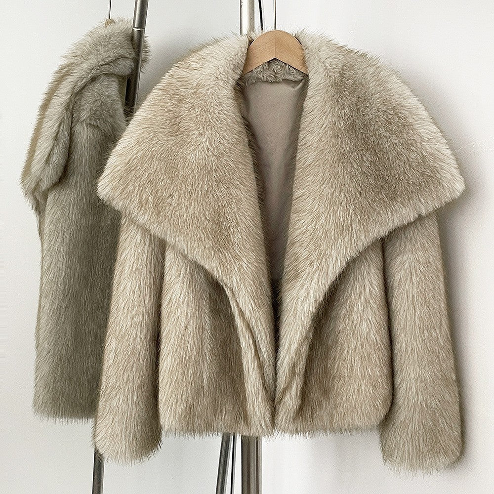 Elegant faux fur jacket with large lapels