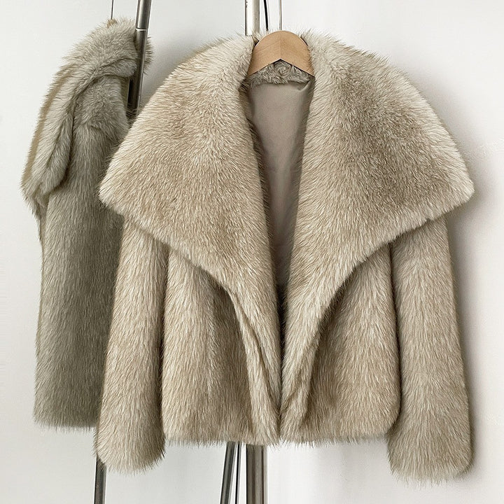 Elegant faux fur jacket with large lapels