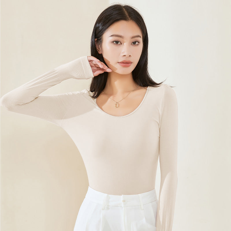 Thin women's thermal undershirt with round neck