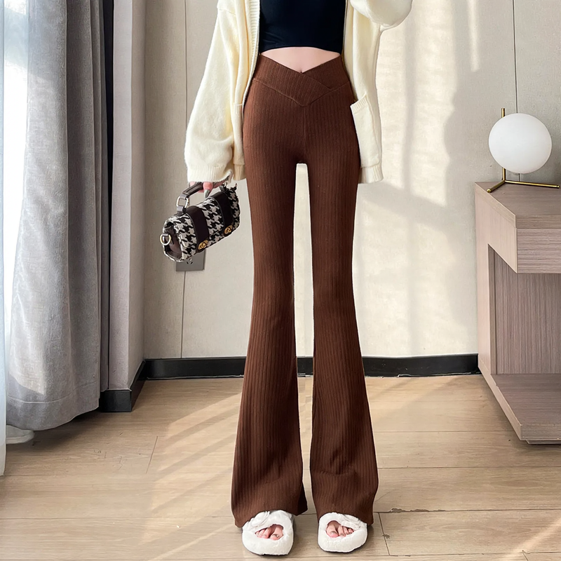 Elastic women's corduroy pants with high waist and flared legs
