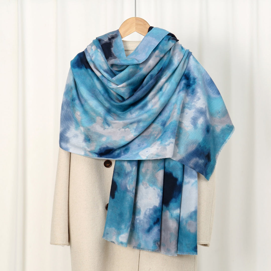 Printed scarf with floral pattern