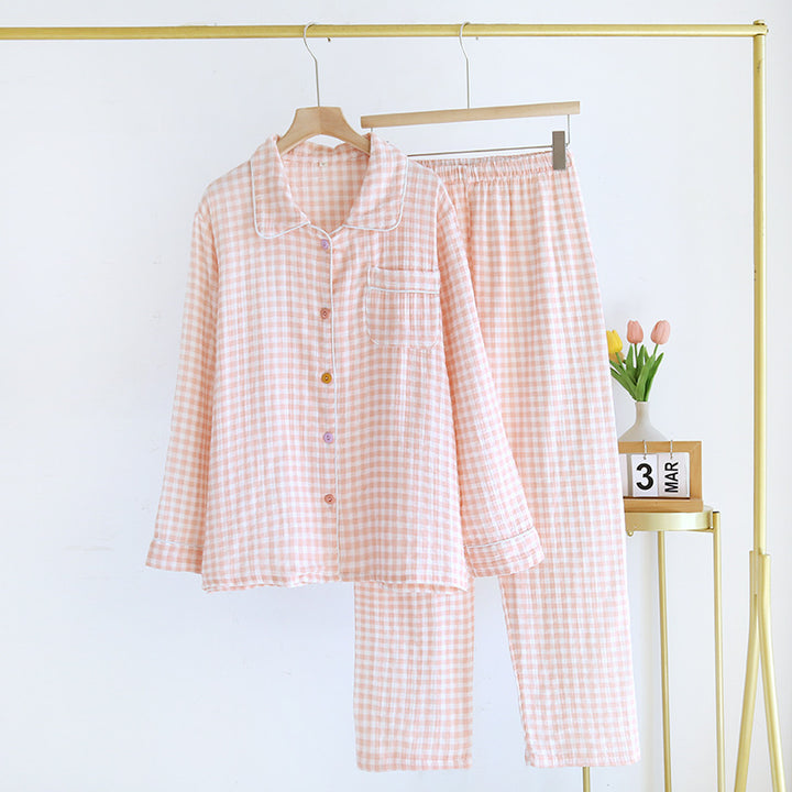 Women's pajamas made of cotton muslin, checked