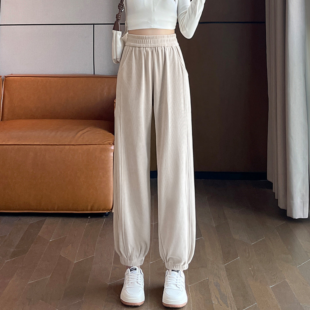 Women's leisure pants made of chenille, lined