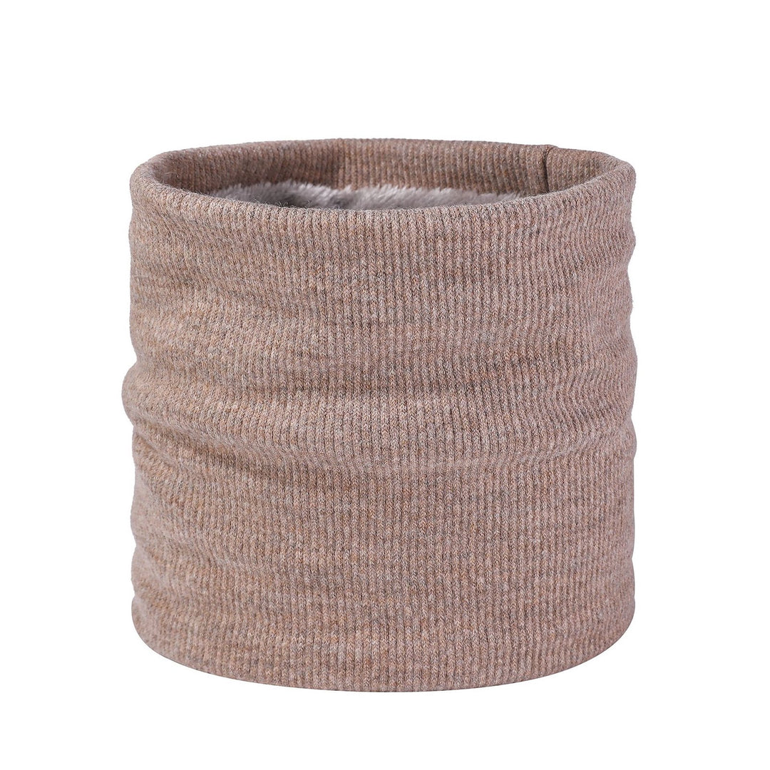 Padded neck warmer made of acrylic