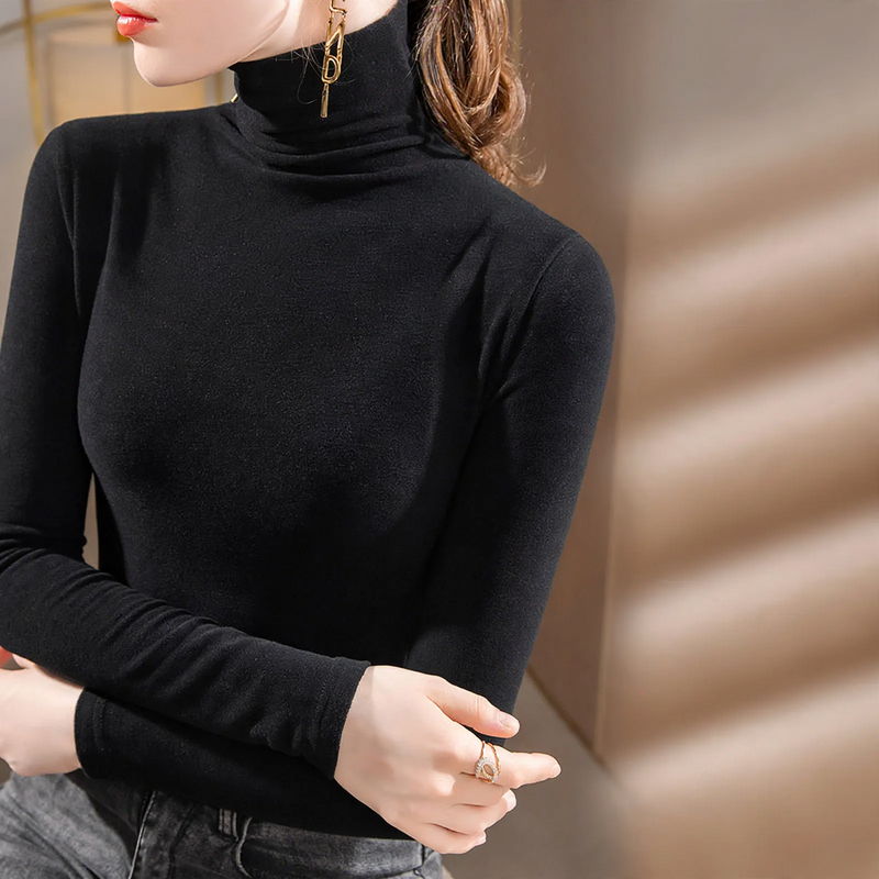 Ladies long sleeve shirt, lined, with round neckline