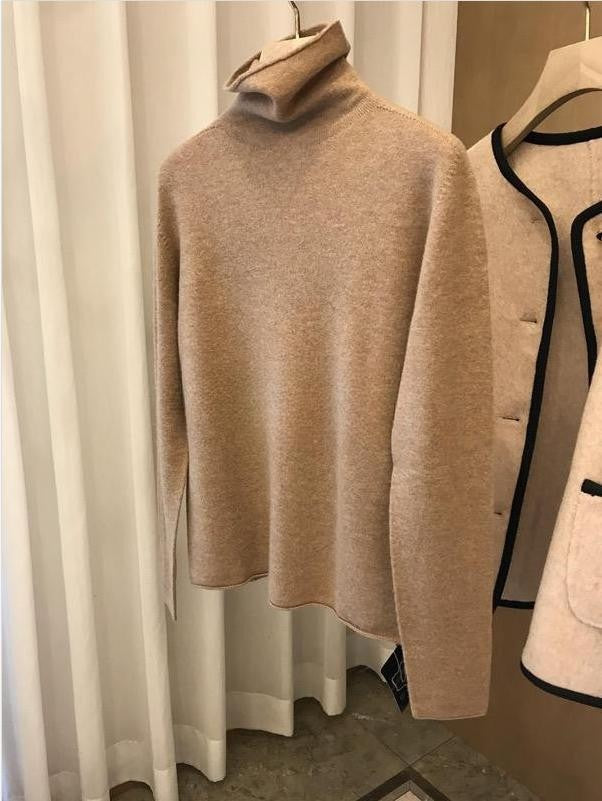 Women’s wool pullover with stand-up collar