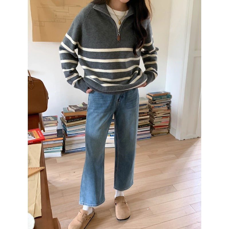 Women's sweater with zipper and stripe pattern