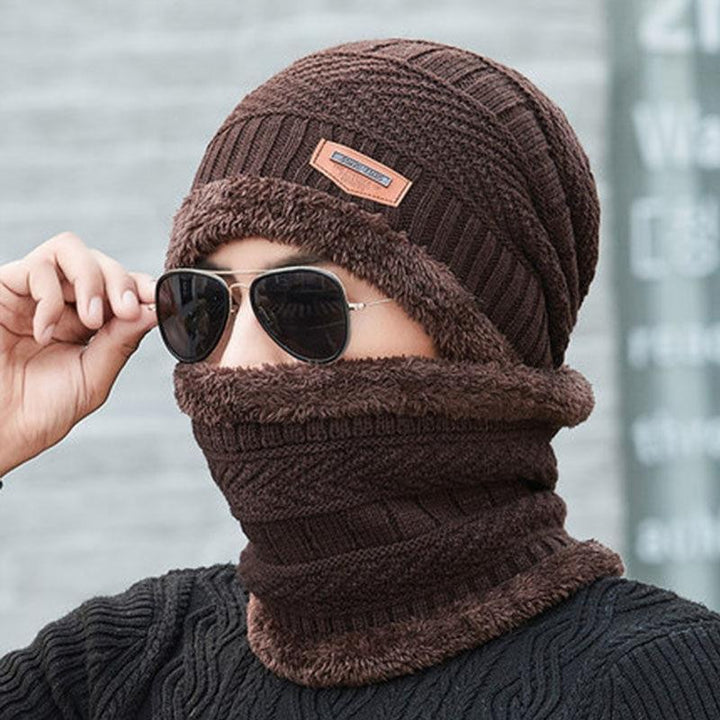 Padded knit hat and scarf set for men